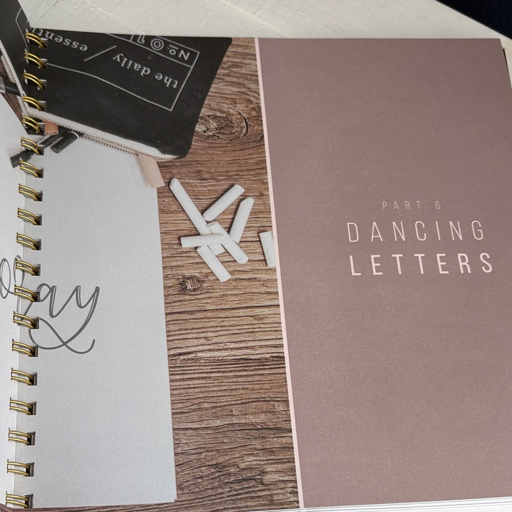 Hand Lettering 101 Book - Picture 4 of 9